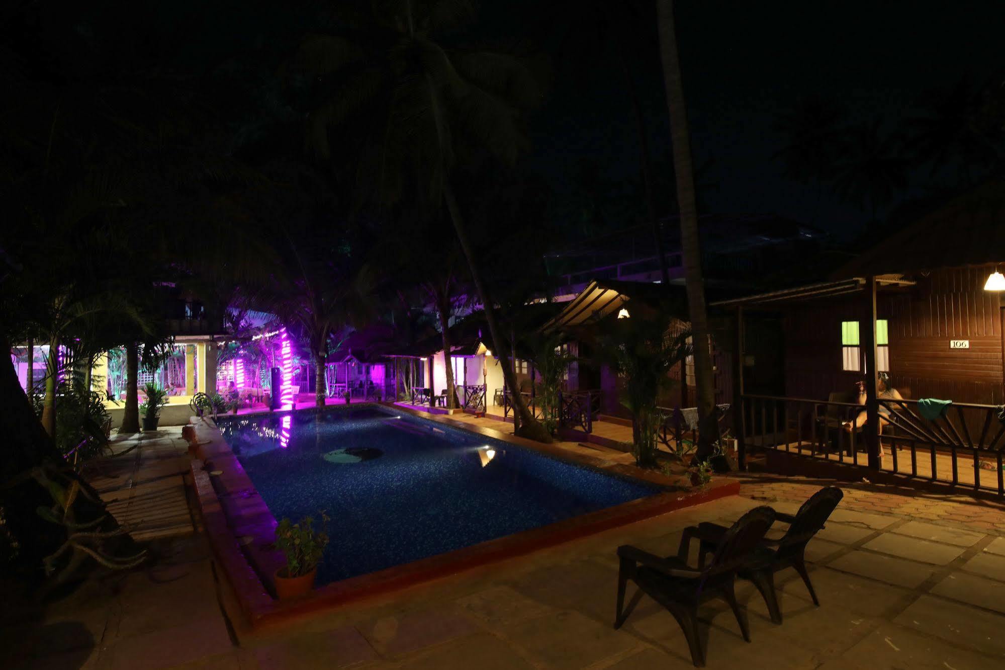 Treebo Trend Ashwem Beach Resort Goa Мандрем Экстерьер фото