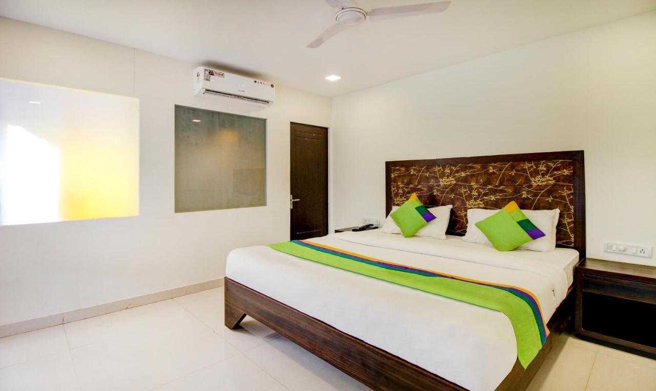 Treebo Trend Ashwem Beach Resort Goa Мандрем Экстерьер фото